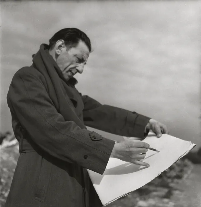 Portrait photographique du peintre Paul Nash