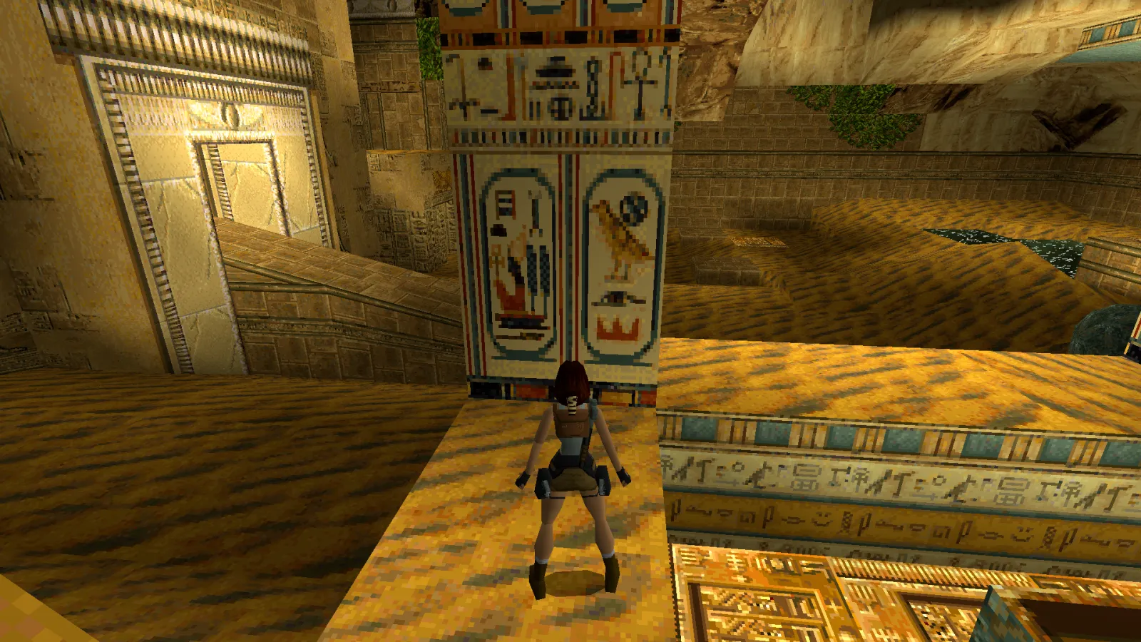 Capture d'écran de Tomb Raider dans laquelle on voit un détail d'une fresque décorant la tombe du pharaon Séthi Ier