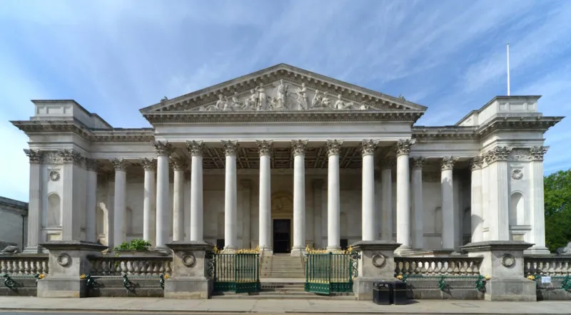 Façade du Fitzwilliam Museum à Cambridge